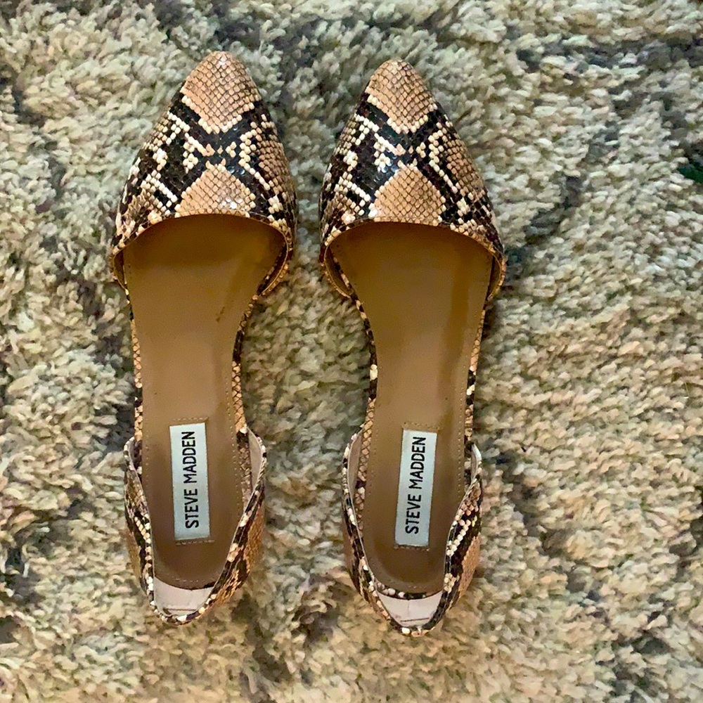 Snake skin Steve Madden flats
